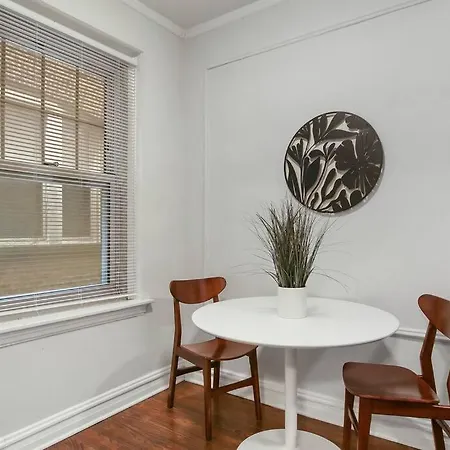 Modern And Minimalist Studio Apartment - Bstone 105 And 108 Rep